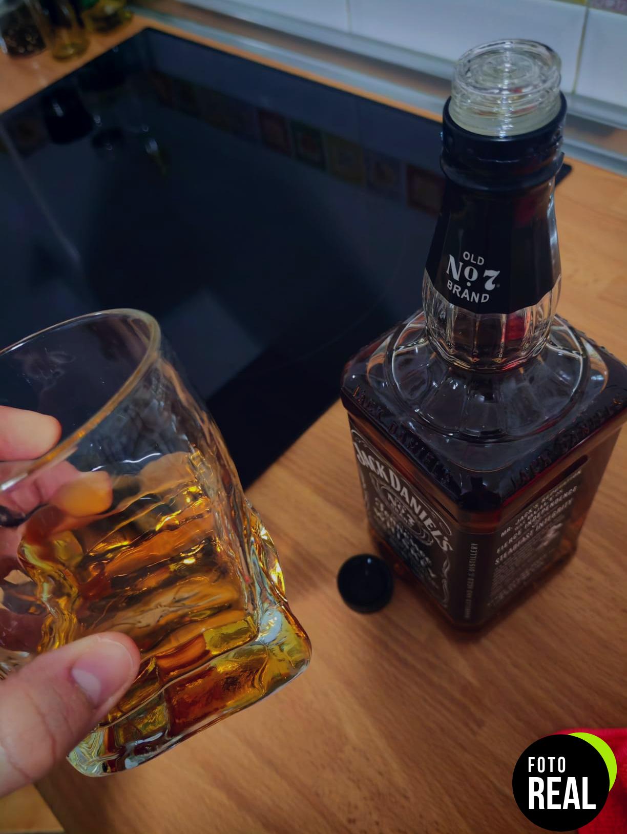 jack-daniels-whiskey-1l-old-no-7-foto-1
